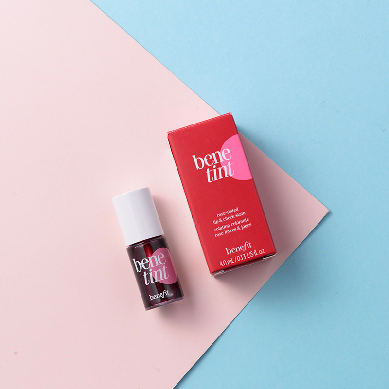 Benefit±´Ááåú õ¹åëÙ֬ˮ ´½¼ÕÁ½ÓÃÒºÌåÈùºì´½²Ê³Ö¾ÃȾ´½Òº ÏÞÁ¿