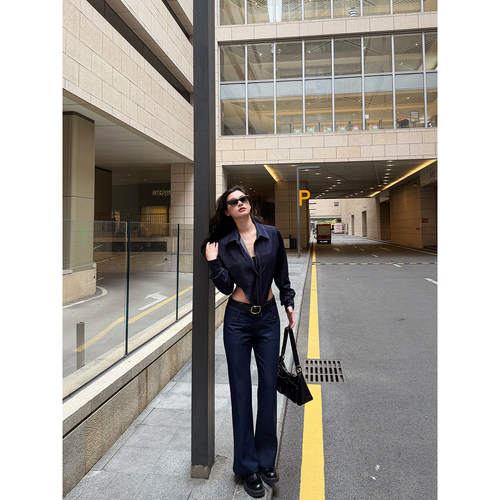 六指导 镜头焦点 性感露腰不规则衬衫女宽松显瘦设计感小众上衣春