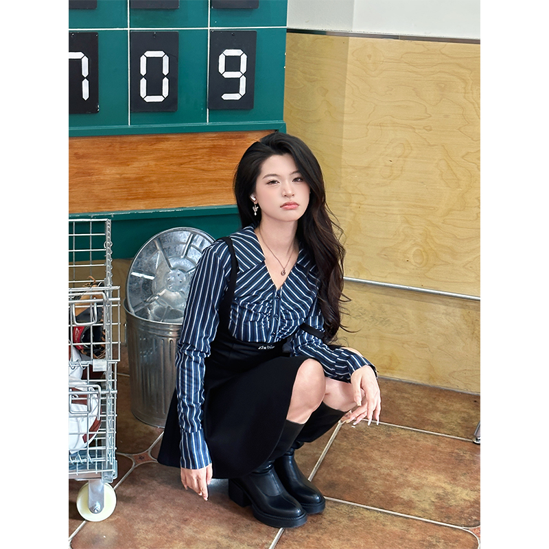 六指导 靛蓝心事 洋气减龄收腰显瘦上衣抽褶遮肉条纹长袖衬衫女秋