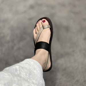 阿马司凉鞋女2023年新款夏文艺复古平底罗马真皮拼色百搭鞋垫牛皮