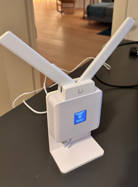 UBNT优倍快Ubiquiti UniFi UMR桌面支架收纳架立架托架