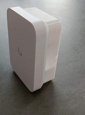 Ubiquiti/Unifi U7 IW壁挂支架墙壁安装挂架托架