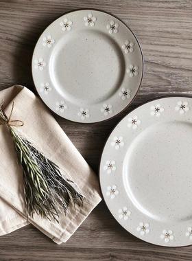 日本进口美浓烧小梅花陶瓷餐盘可爱灰色系菜盘甜品碟菜钵家用餐具