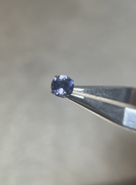 F136钛合金内螺旋天然堇青石 5毫米0.9牙口耳骨钉