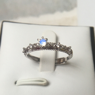 轻奢主义超美复古雕花戒臂 强蓝光天然月光石纯银镀白金戒指