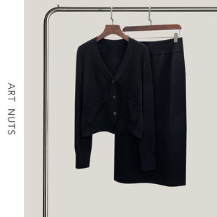 线条 秋季 浪漫优雅通勤V领修身 悦迷Art 针织套装 简约 时尚 Nuts