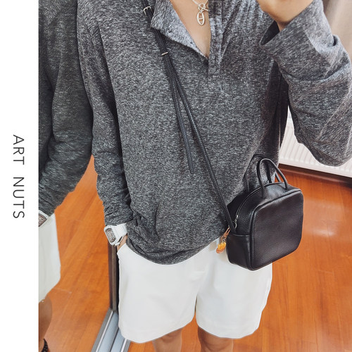 悦迷Art Nuts 简约的线条 复古松弛感肌理圆领柔软休闲长袖T恤