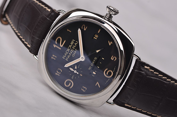 已售出【98新】沛纳海GMT两地时动显日历十天链自动机械男表pam00554