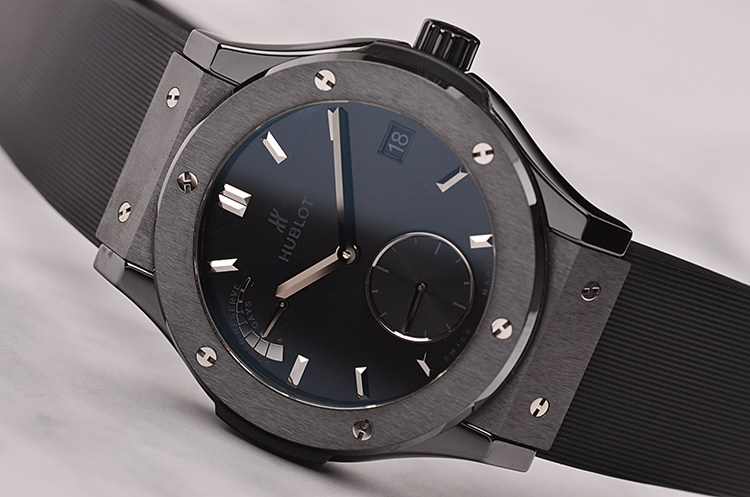 已售出【98新】宇舶黑陶瓷及钛动显小三针8日手上链男表516.CM.1440.LR