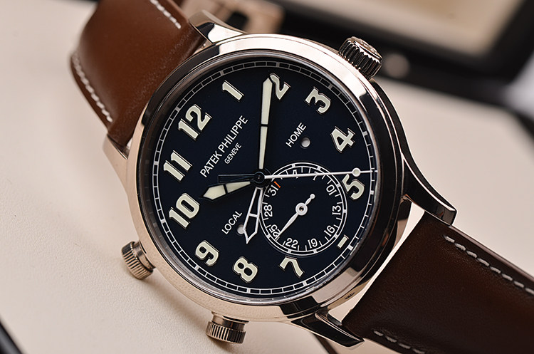 已售出【98新】百达翡丽飞行家旅行时间白金蓝面两地时男表5524G-001