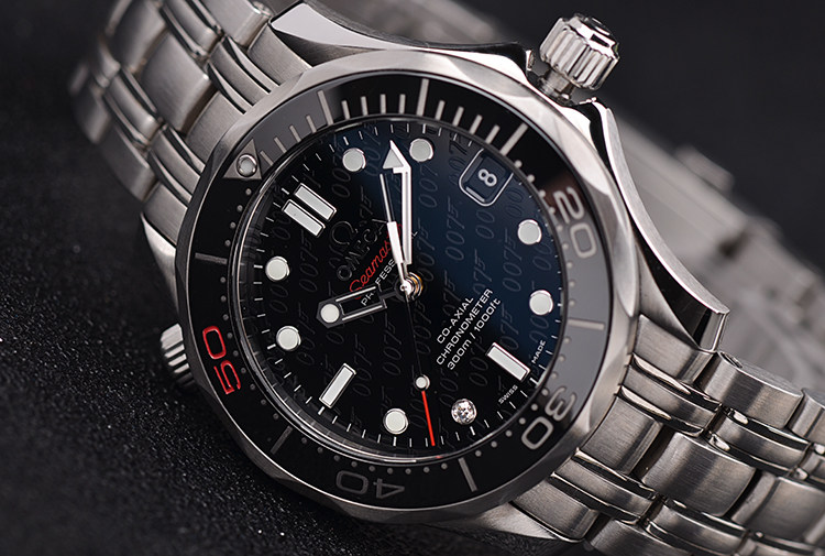 已售出【未使用品】欧米茄海马007限量版钢带腕表212.30.36.20.51.001