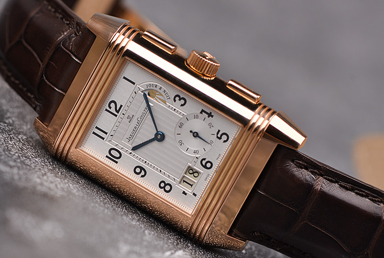 已售出【98新】积家玫瑰金翻转面八日链GMT昼夜显示手上链男表Q3022420