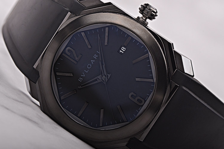 已售出【97新】宝格丽octo黑钢大三针日历黑面自动机械男表102737