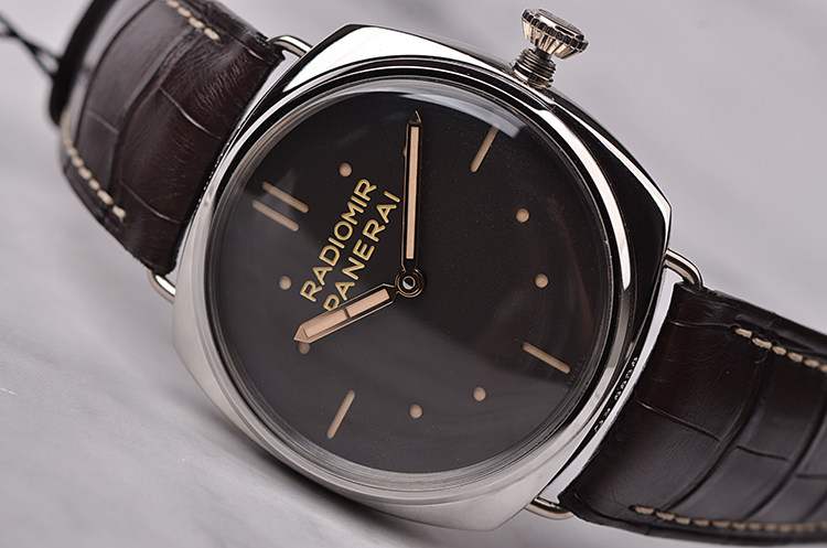 已售出【未使用品】沛纳海特别限量版PT950铂金3日链皮带男表pam00373