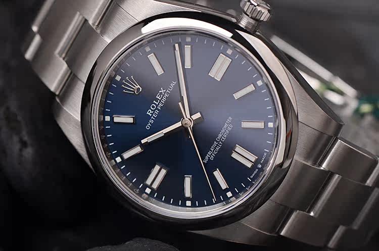 已售出【国行全新】劳力士新款蚝式恒动蓝盘大三针自动钢带男表124300