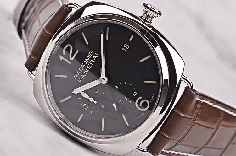 已售出【97新】沛纳海GMT昼夜及日历显示10天链自动机械男表pam00323