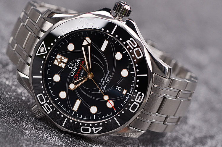 已售出【98新】欧米茄海马007限量版陶瓷圈自动男表210.22.42.20.01.004