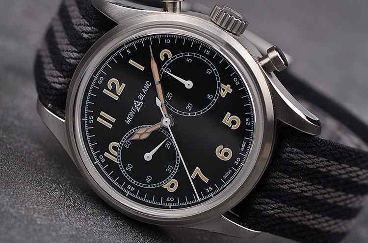 已售出【未使用品】万宝龙1858系列黑色膏药面计时自动机械男表U0117835