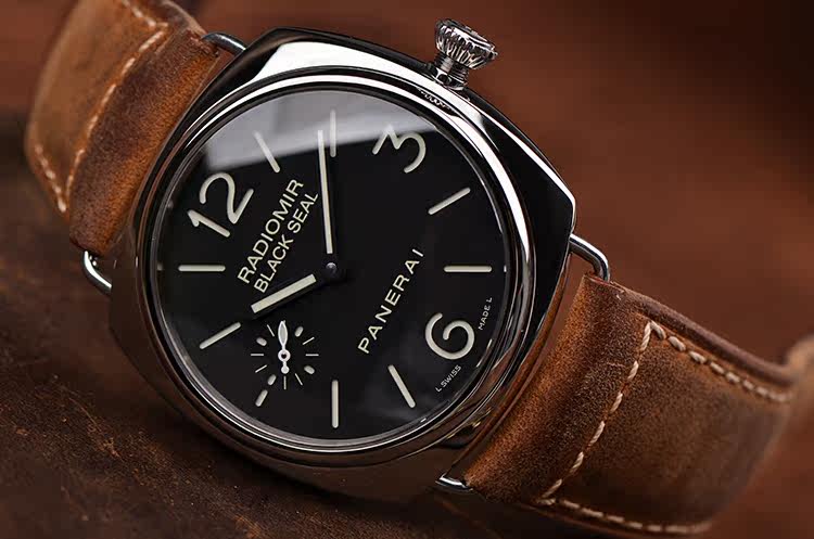 已售出【98新】沛纳海三明治黑盘小三针手上链皮带男表PAM00183