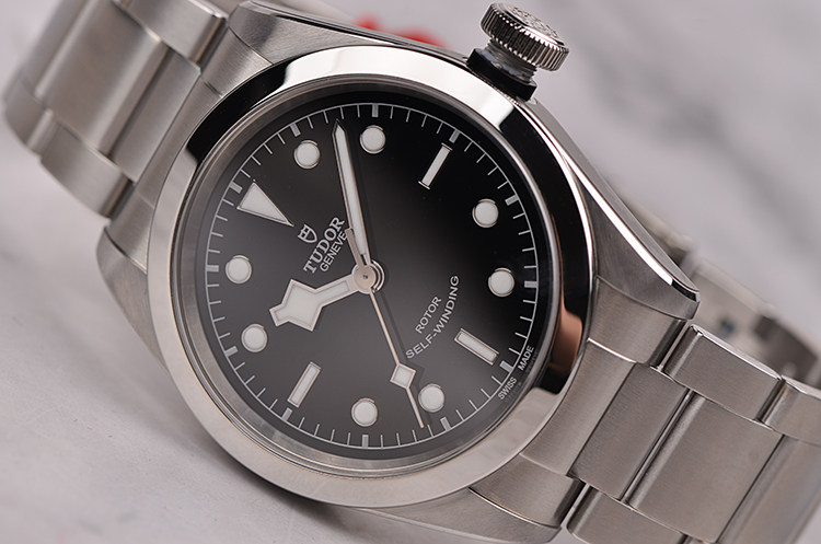 已售出【国行全新】帝舵碧湾黑面大三针自动机械钢带男表M79540盒证齐