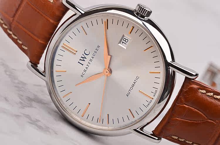 已售出【98新】万国柏涛菲诺银面大三针日历自动机械皮带男表IW356307