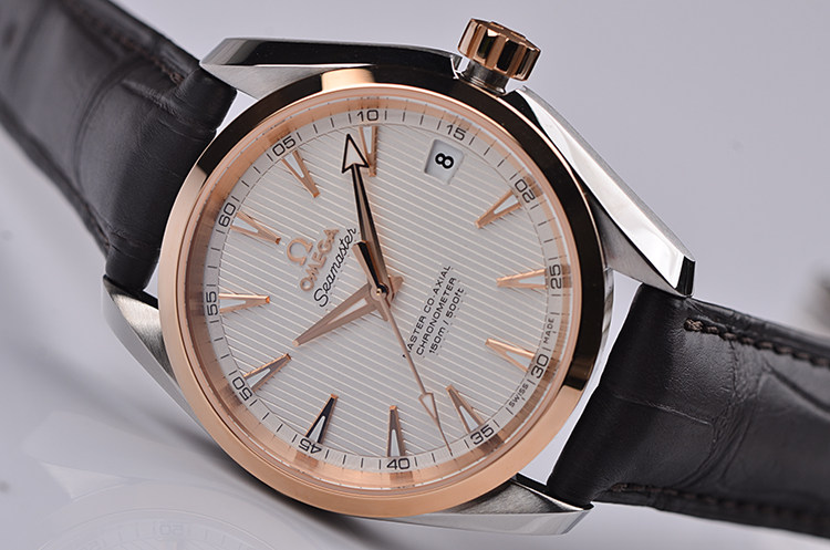 已售出【未使用品】欧米茄海马玫瑰金及钢自动男表231.23.39.21.02.001