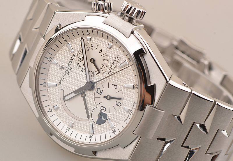 已售出【97新】江诗丹顿纵横四海GMT动显日历自动男表47450/B01A-9226