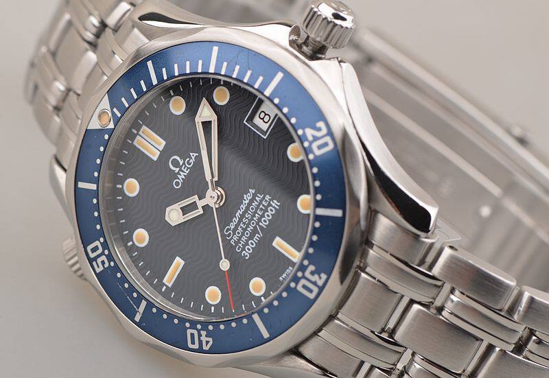 已售出【96新】欧米茄海马蓝面大三针日历钢带自动机械男表2551.80.00