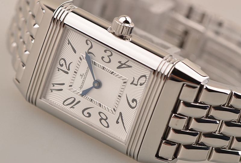 已售出【97新】积家翻转面精钢镶钻黑白双表盘钢带手上链女表Q2568102