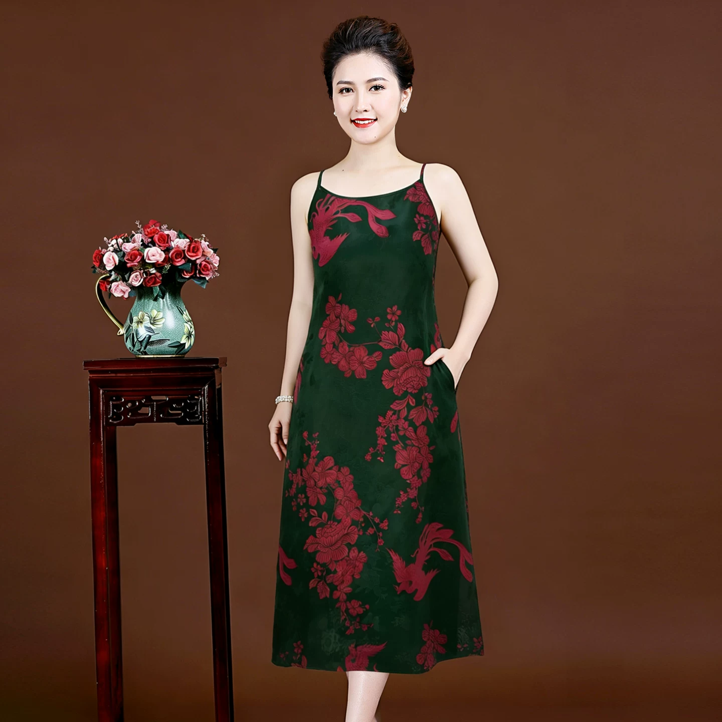 2026夏季真丝香云纱吊带连衣裙中老年妈妈打底裙百搭宽松背心裙子