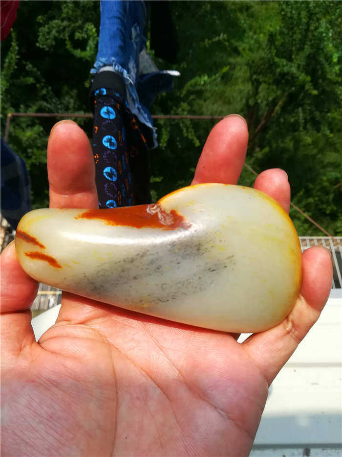 287克新疆和田玉籽料红皮原石---旺旺狗头