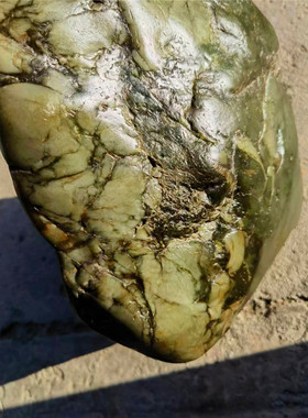 12.91公斤新疆和田玉籽料带翠沙枣青原石