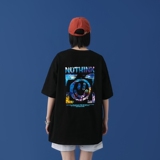 黑色