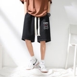黑色
