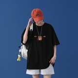黑色