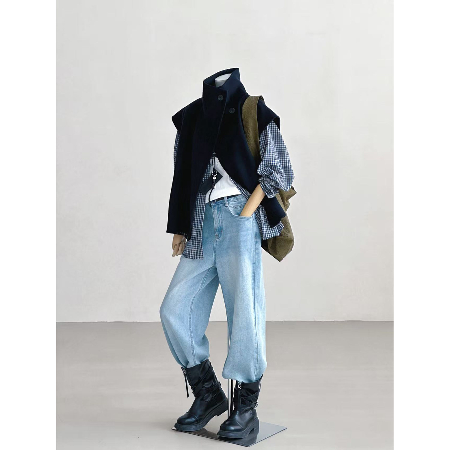 机能风翻领无袖马甲女黑色百搭轻薄背心外套HL172