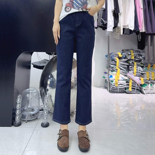 宜语析6628秋加大码直筒牛仔裤女