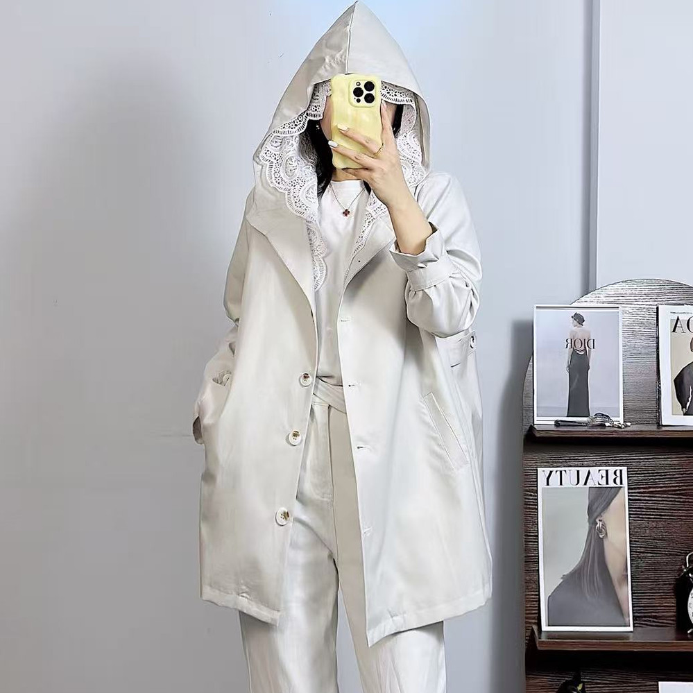 香港芸卉25749春加大码风衣女 210斤胖妹m蕾丝连帽长袖中长款外套