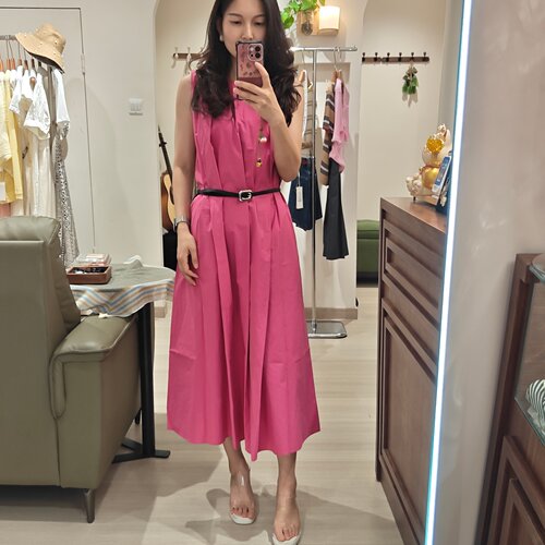 法式高端夏日精美无袖连衣裙女士圆领宽松适合胖mm的遮肚长裙2026