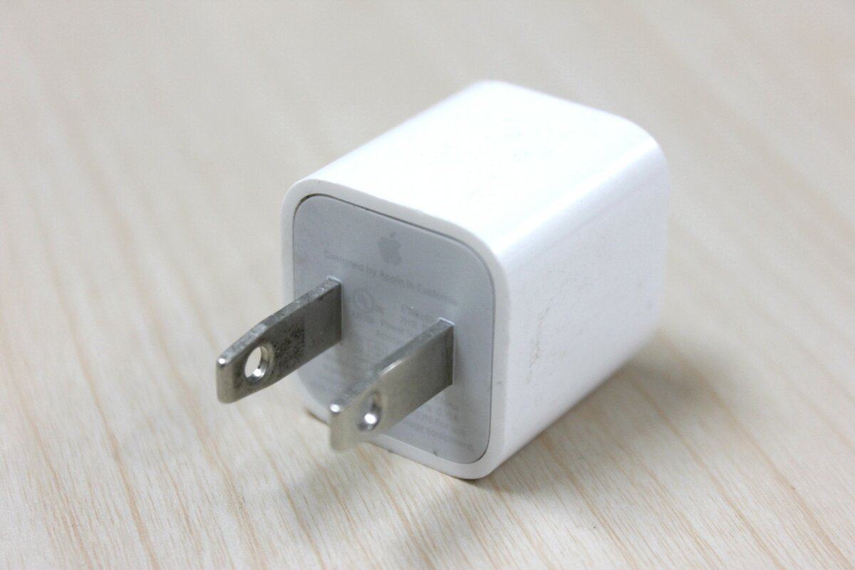 二手原装新款5V 1A  A1385USB充电器适用iphone4/5/678手机适配器