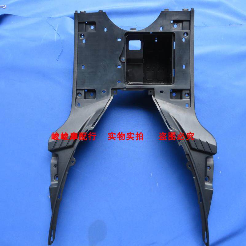 适用铃木天玉UZ125T-A/C脚踏板 电池箱 电池盒 搁脚踏板 电瓶箱