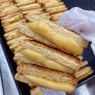 烘焙一号现做酥掉渣夹心拿破仑牛轧饼干曲奇酥脆香甜肉松蛋黄8枚