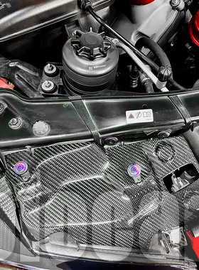 适用于宝马E92 M3 oiomotors 干碳碳纤维大灯上盖  机仓细节