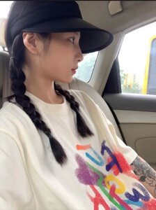 T0920-P25 韩系彩色字母涂鸦印花短袖T恤图片