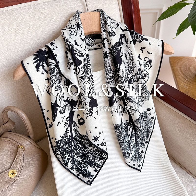 2025秋季新款保暖护颈真丝羊毛方巾女高级感轻奢时尚个性丝毛丝巾