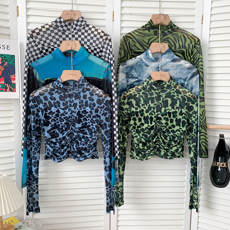 时尚设计感半高领格子女短款t恤