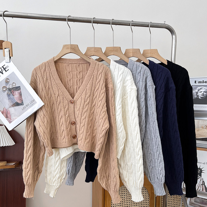 复古时尚百搭v领单排扣麻花针织长袖短款开衫外套上衣女秋冬新款,女装/女士精品,毛针织衫,淘宝优惠券,粉丝福利购,淘宝优惠卷
