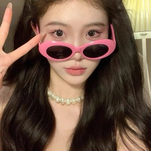 闺蜜街拍粉框黑片卖萌减龄少女心椭圆白色墨镜拍照显瘦蓝橙太阳镜