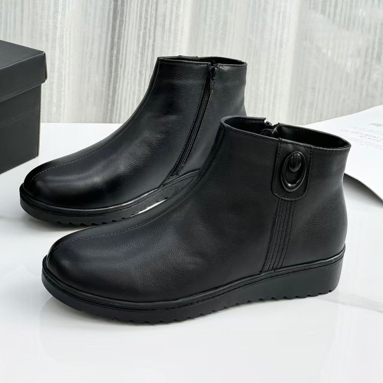 圆头平底女羊皮毛一体保暖羊毛靴