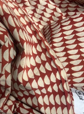 255cm长114cm宽英国Merchant and mills半圆形暖红印度棉布